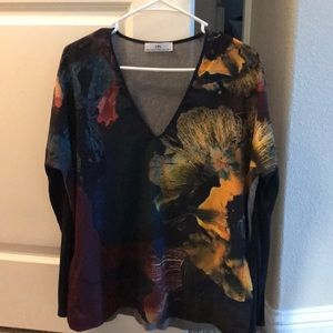 Long sleeve shirt with pattern